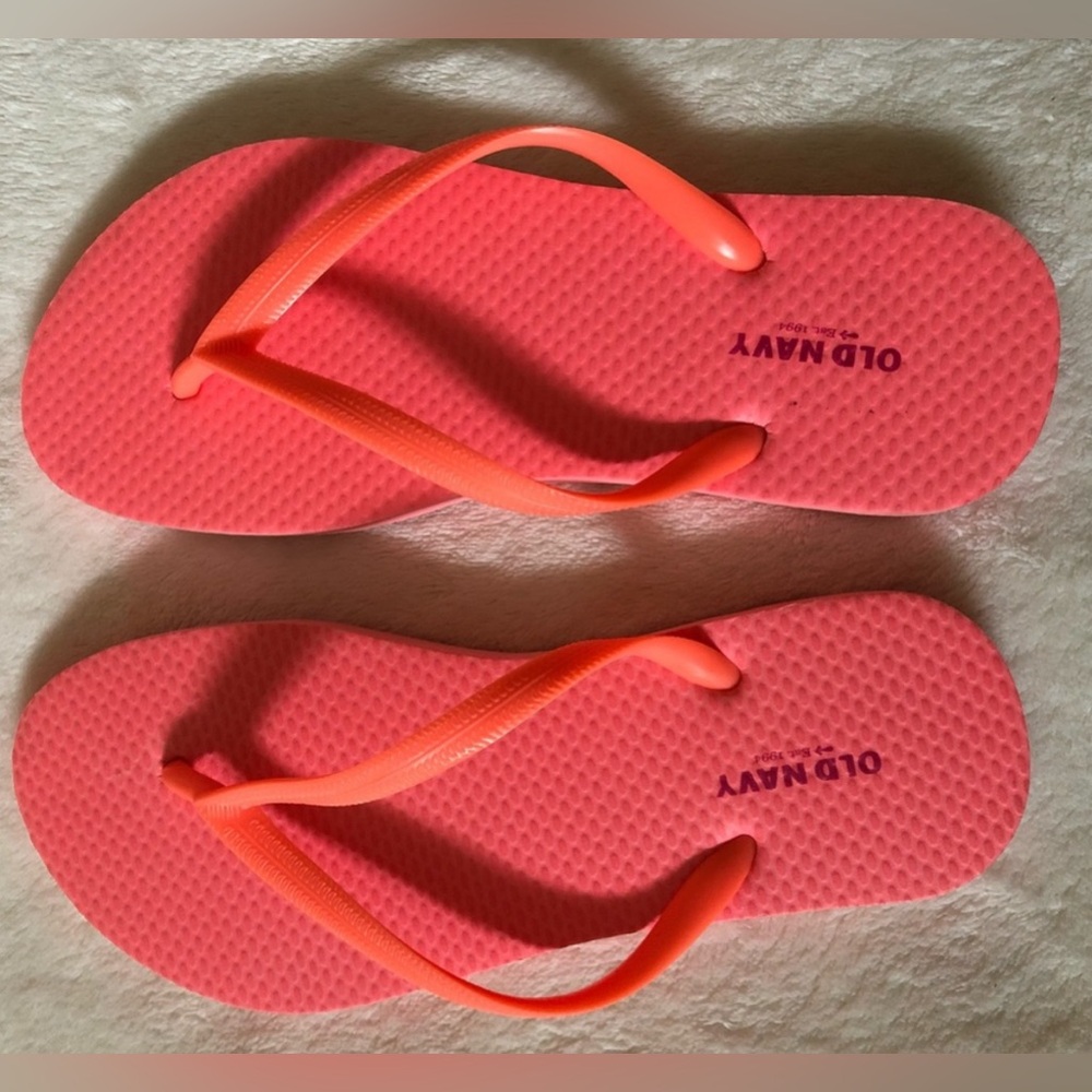 ❤️ for discount! 🦩NEW Bright Pink Old Navy Flip Flop Sandals